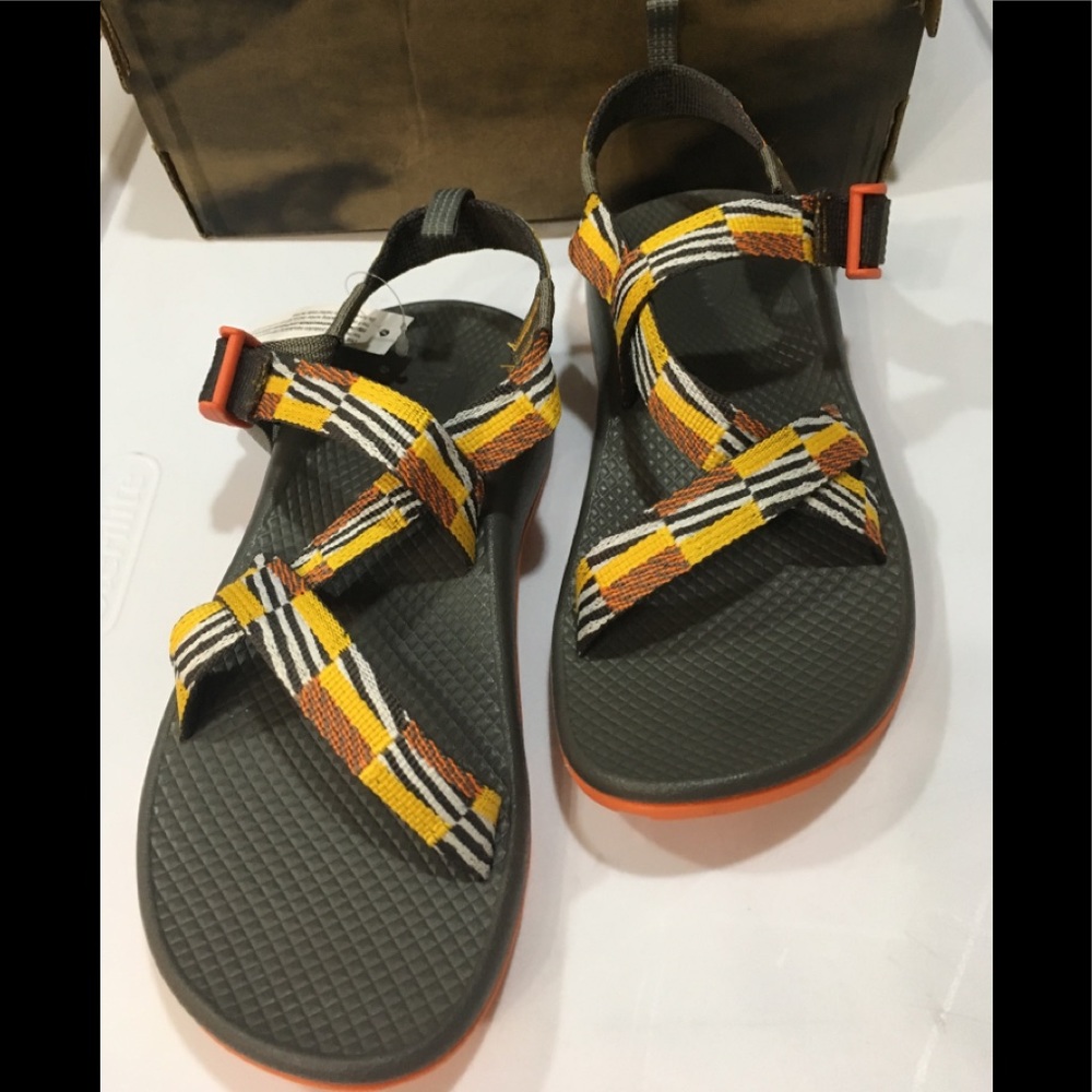 Chaco Z-1 Ecotread Size 6 Youth